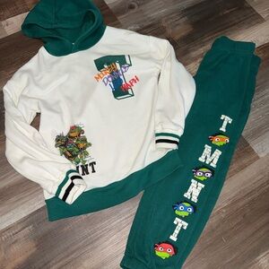 Nickelodeon Green and White TMNT Apparel